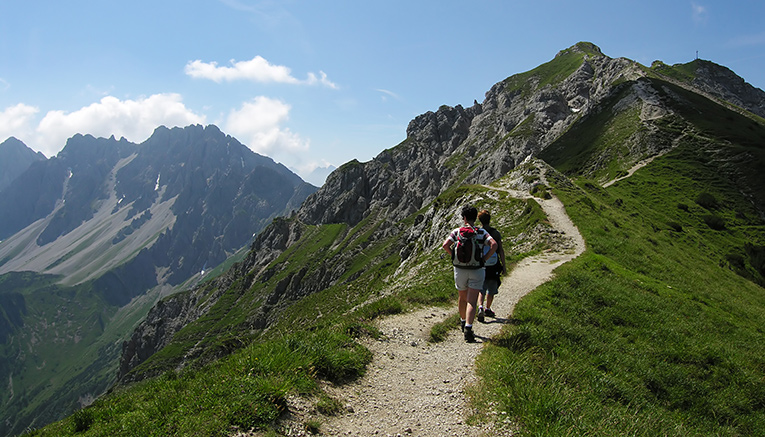 Wzaq-czech-republic-walking-2